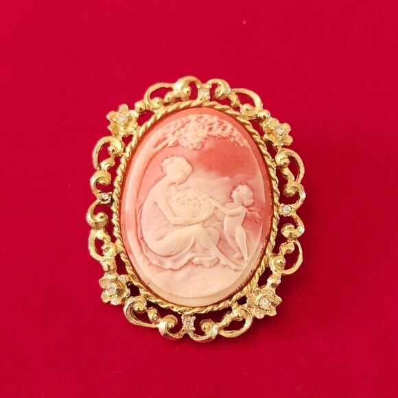 Vintage Victorian Gold Plated Revival Lady with Child Brooch Pin Pendant - Picture 1 of 3